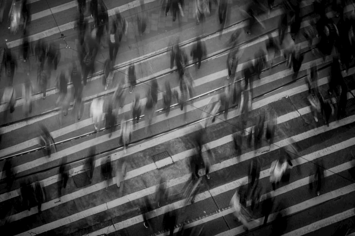 人の目が気になる